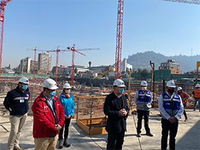 Ministro de Obras Públicas supervisa medidas de seguridad por Covid-19 en la construcción del nuevo Hospital Salvador en Providencia