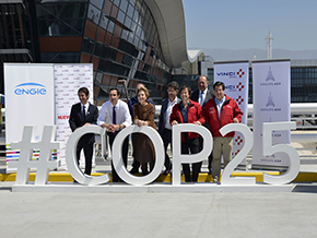 Gobierno da a conocer las medidas para disminuir la huella de carbono en el Aeropuerto AMB en el año de la COP25
