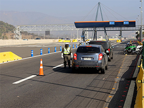 Ministro Alfredo Moreno entrega detalles de medidas en carreteras para el fin de semana largo: se proyecta la salida de más de 210 mil vehículos de la RM
