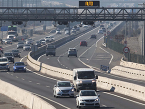 MOP informa que salieron en total 406 mil vehículos por las carreteras de la RM durante el fin de semana largo
