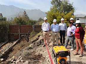 Inspeccionan obras de limpieza y reparación de la Quebrada Nido de Águila en Peñalolén