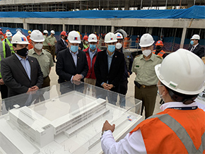 Ministros Moreno y Delgado visitan a trabajadores de la construcción de la nueva Escuela de Suboficiales de Carabineros